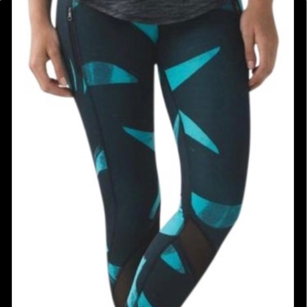 Lululemon Inspire Tight II Peacock Swirl Blue MINT Condition Size 6 Zip Pockets!